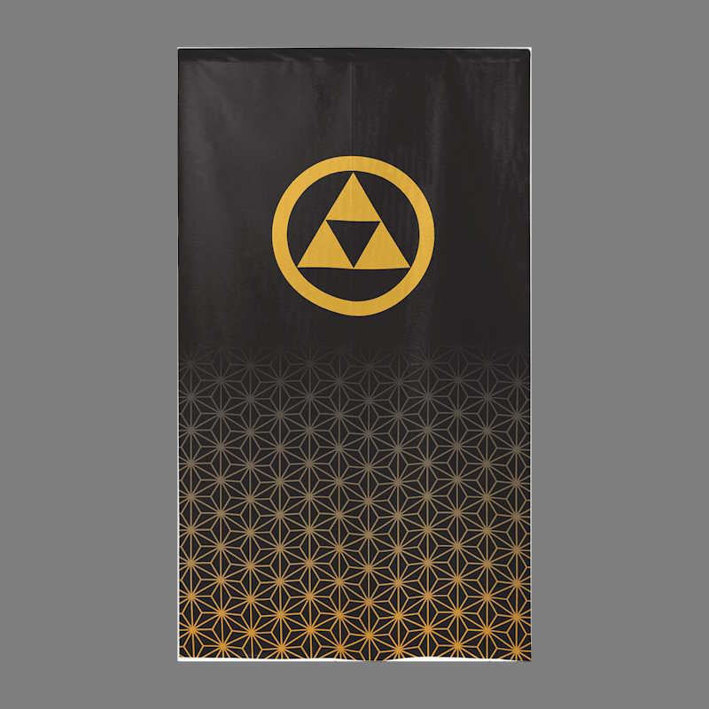 Noren japonais noir avec logo triforce doré et motif géométrique asanoha